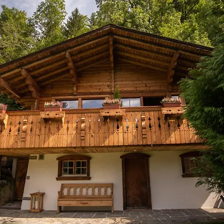 Chalet Traditionelles Familienchalet Mit Sauna, Whirlpool Und Bergblick