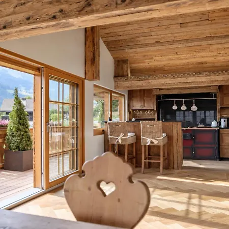 Traditionelles Familienchalet Mit Sauna, Whirlpool Und Bergblick