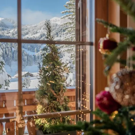 Modernes Mit Sauna, Whirlpool Und Bergblick 샬레