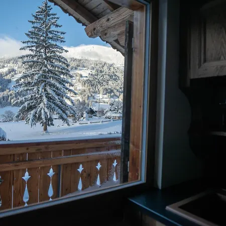 Modernes Mit Sauna, Whirlpool Und Bergblick Chalet