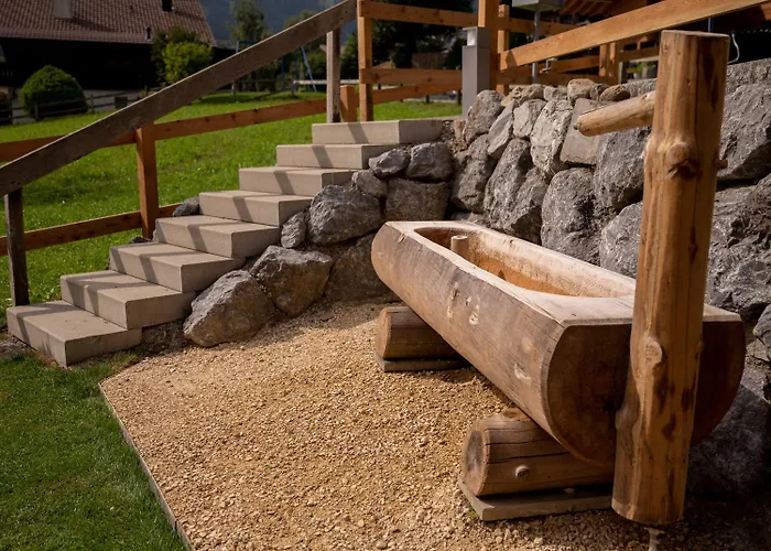 Modernes Mit Sauna, Whirlpool Und Bergblick