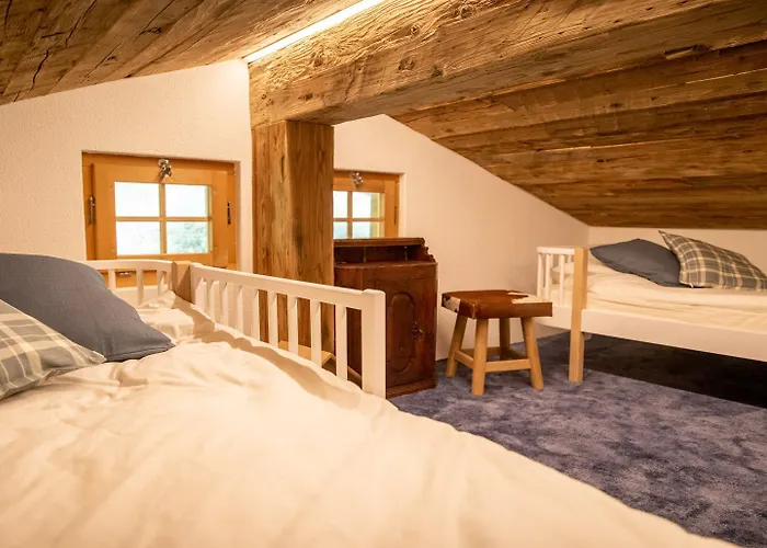 Modernes Mit Sauna, Whirlpool Und Bergblick